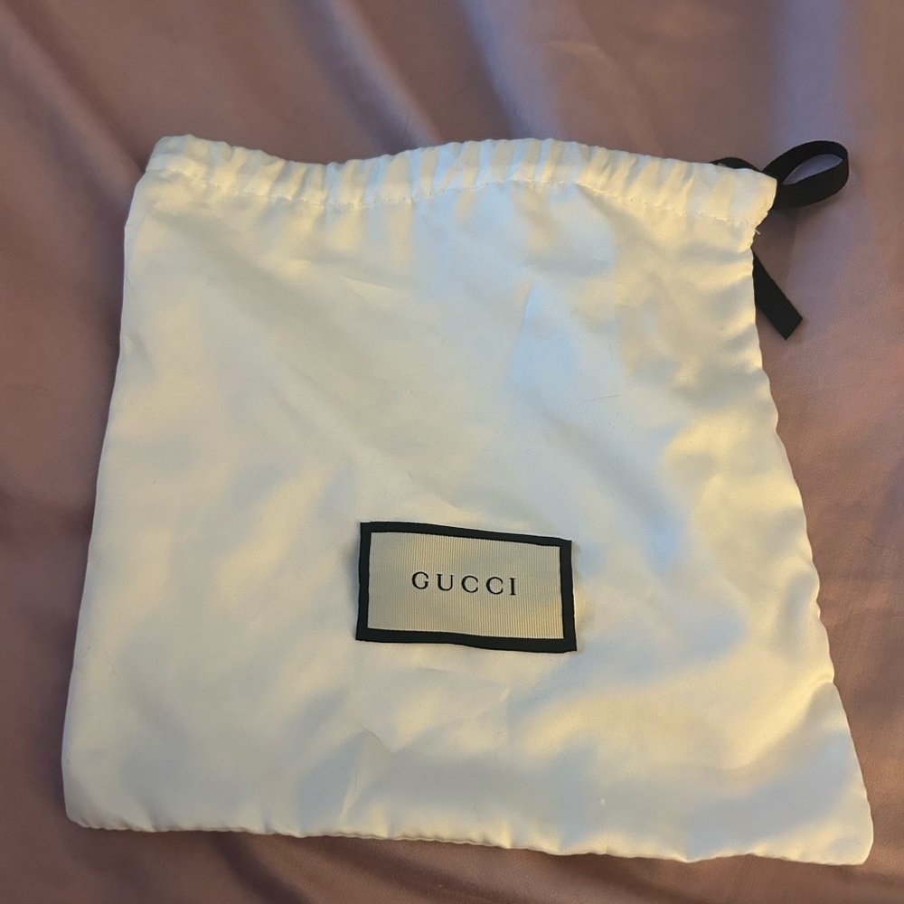 Gucci 476165 Black Leather Cosmetic Case Heart Gold Marmont - Dust Bag included - Picture 9 of 9